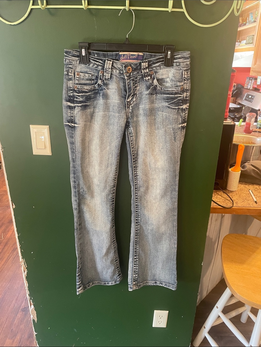 Wallflower Jeans Size 7 (29x28) Light Wash Women’s Bootcut Denim